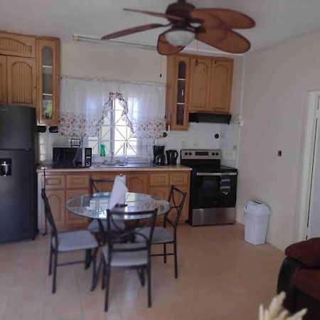 Club Caribbean Apartments Runaway Bay Eksteriør billede