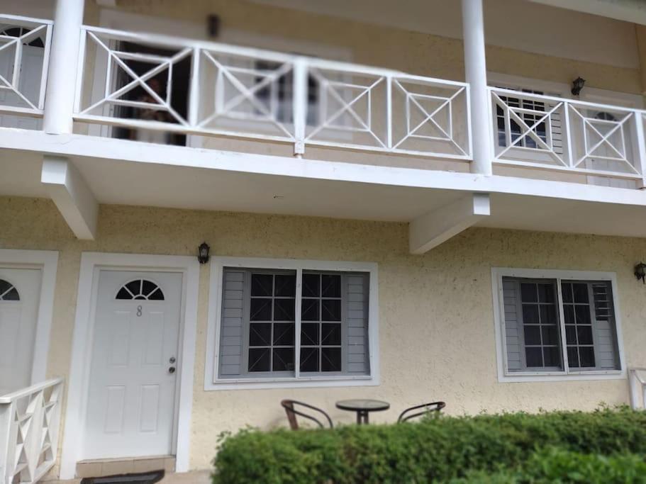 Club Caribbean Apartments Runaway Bay Eksteriør billede